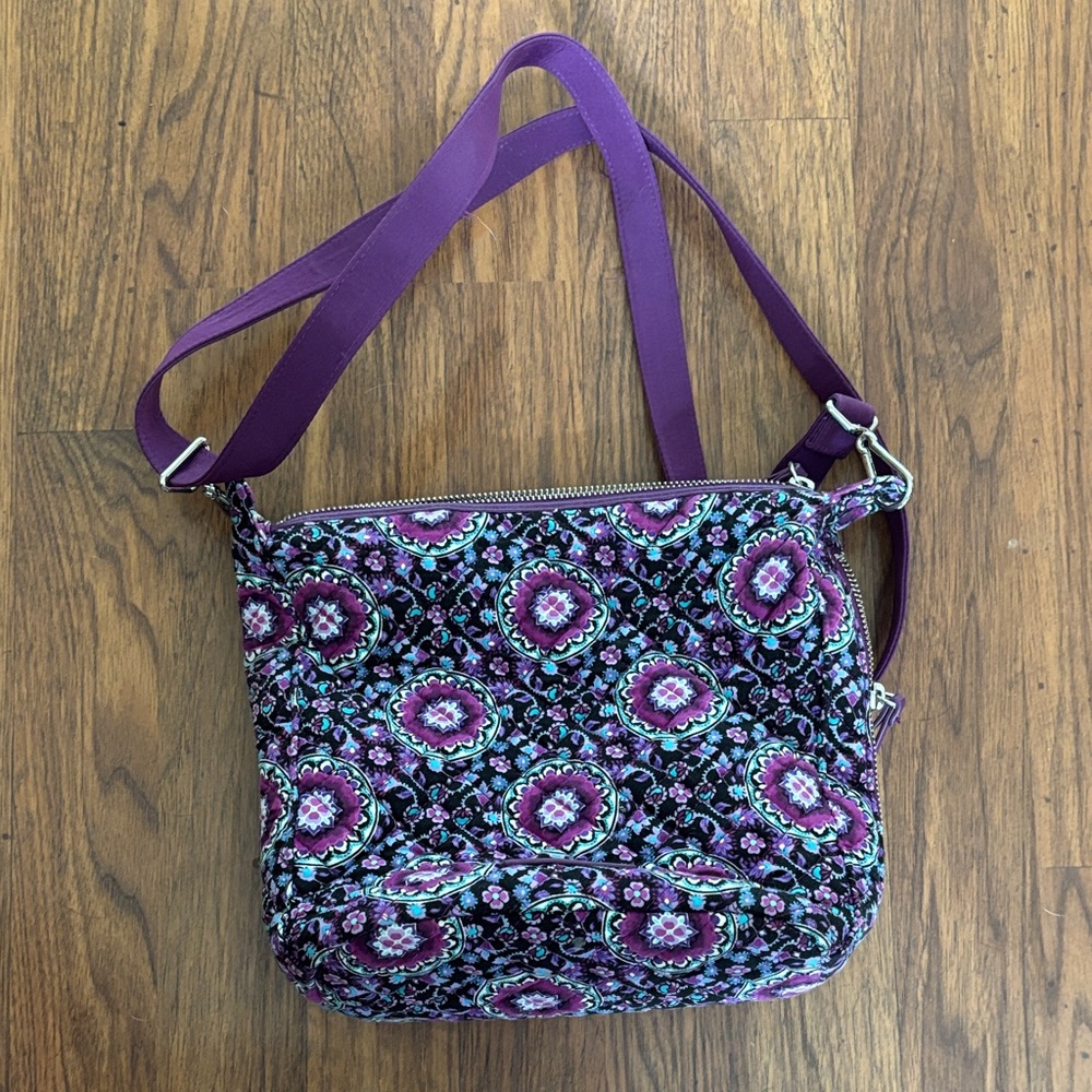 Vera Bradley small tote lilac medallion pattern